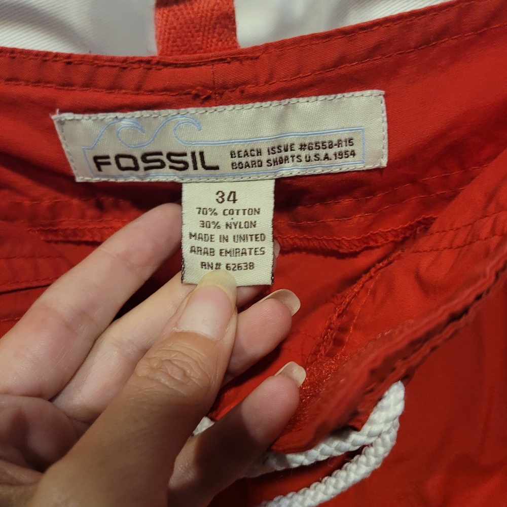 EUC Men's Red Fossil Beach Issue Board Shorts Size 34 - Picture 3 of 6